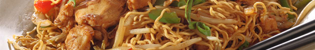Chaumin (tallarines) y fansi (fideos de arroz)