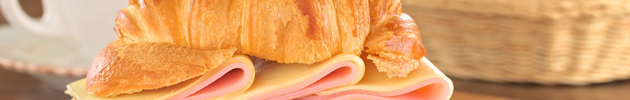 Sándwiches fríos y medialunas